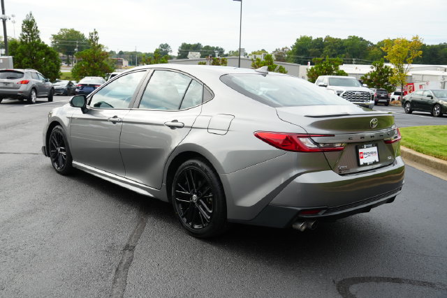 Used 2025 Toyota Camry SE FWD image 5