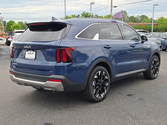 Used 2025 Kia Sorento EX w/ Panoramic Sunroof Package FWD image 7
