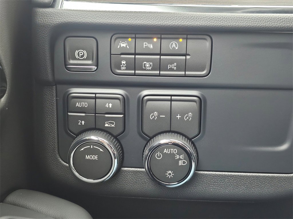 New 2026 Chevrolet Suburban LS image 36