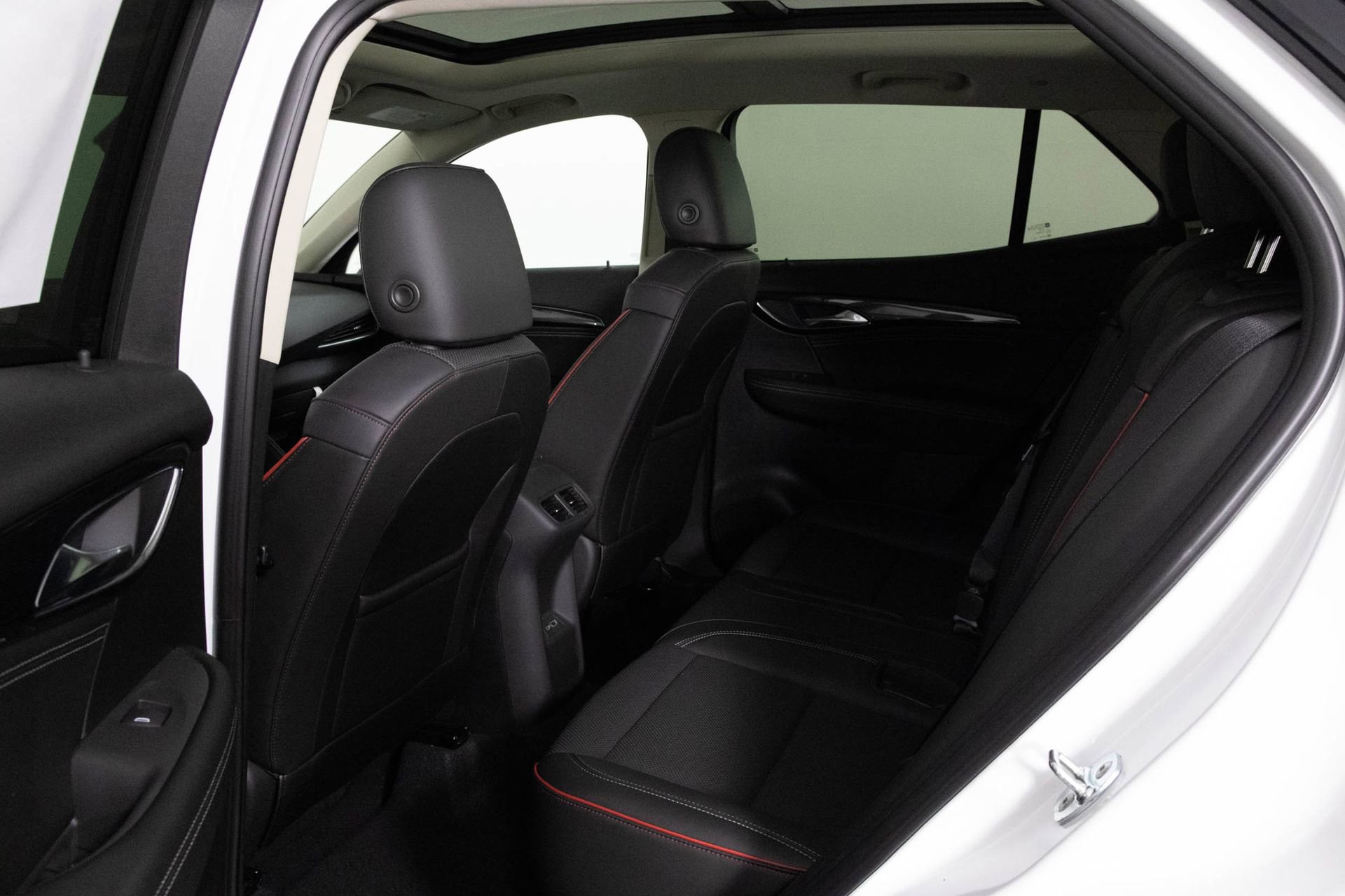 Used 2023 Buick Envision Essence w/ Sport Touring Package image 34