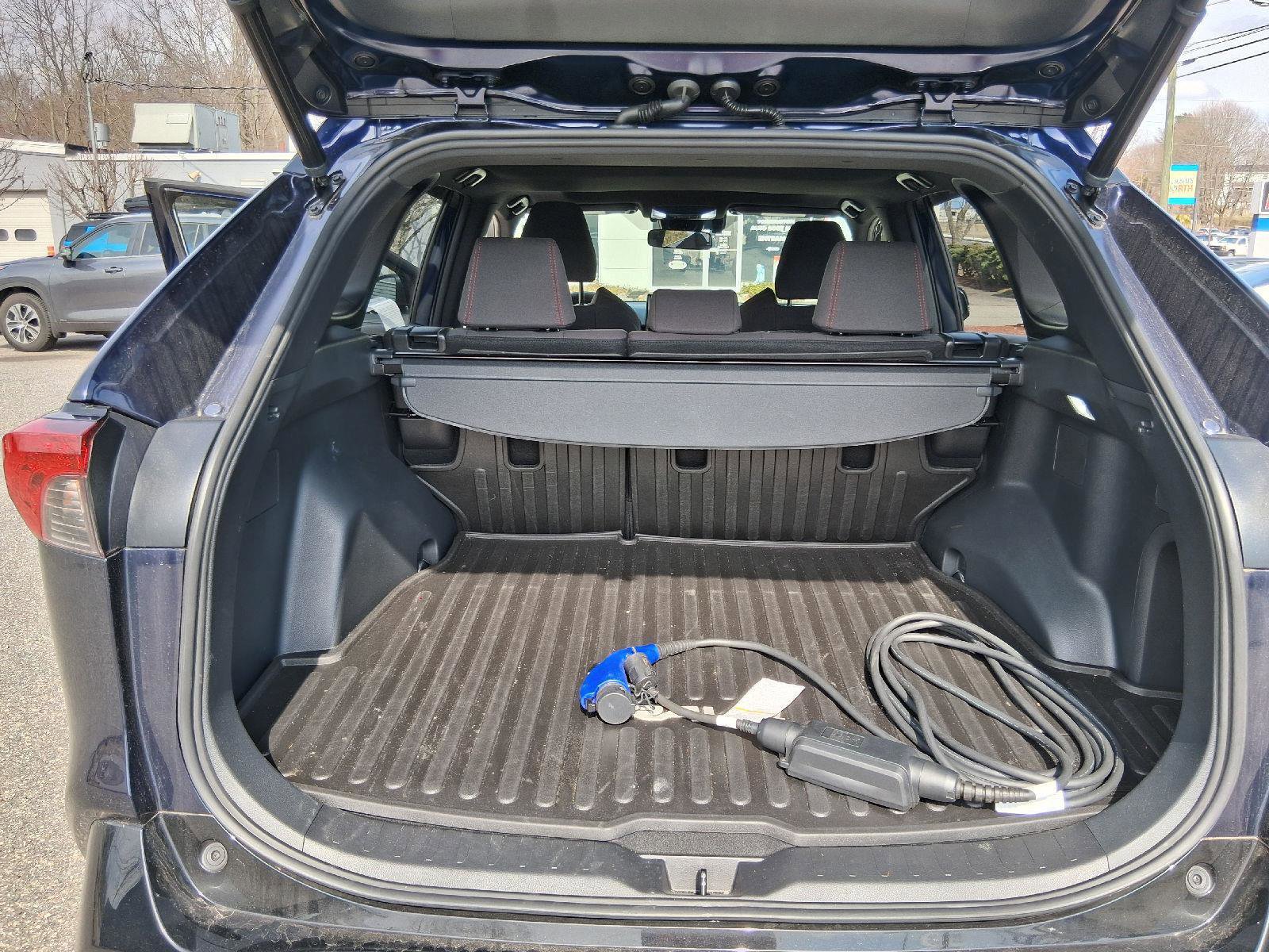 Used 2021 Toyota RAV4 SE w/ Weather & Moonroof Package image 27