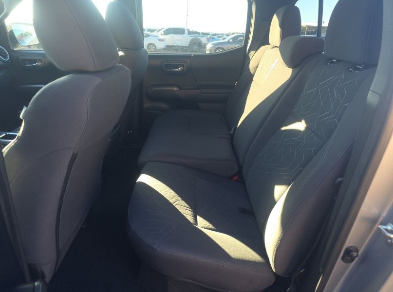 Used 2017 Toyota Tacoma TRD Sport image 29