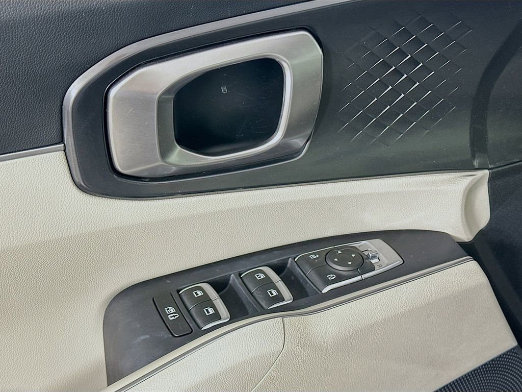 Certified 2025 Kia Sorento S image 21