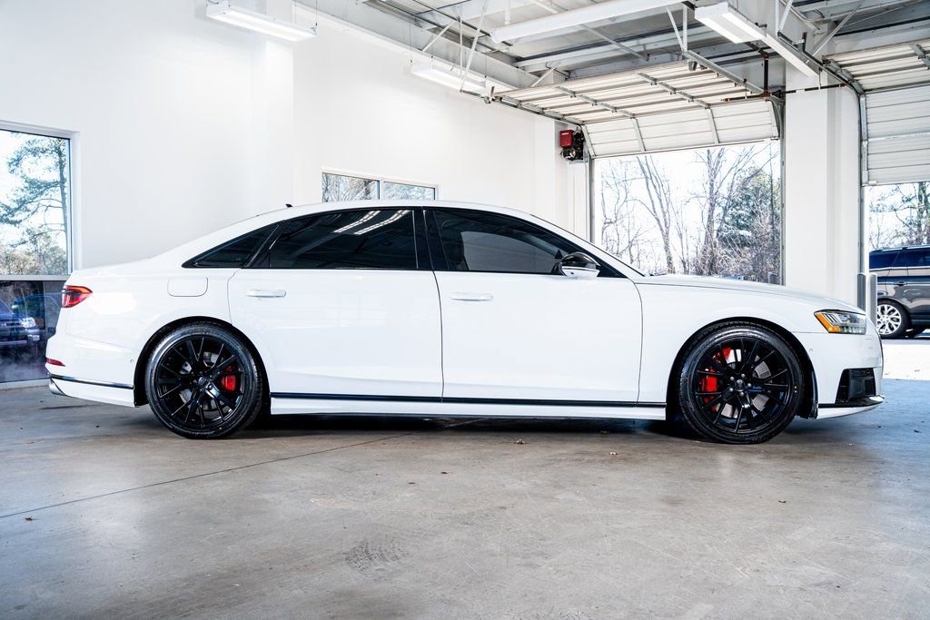 Used 2020 Audi S8 L w/ S8 Executive Package image 5