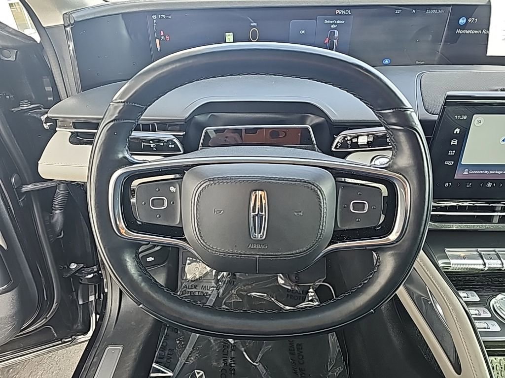 Used 2024 Lincoln Nautilus Reserve image 13