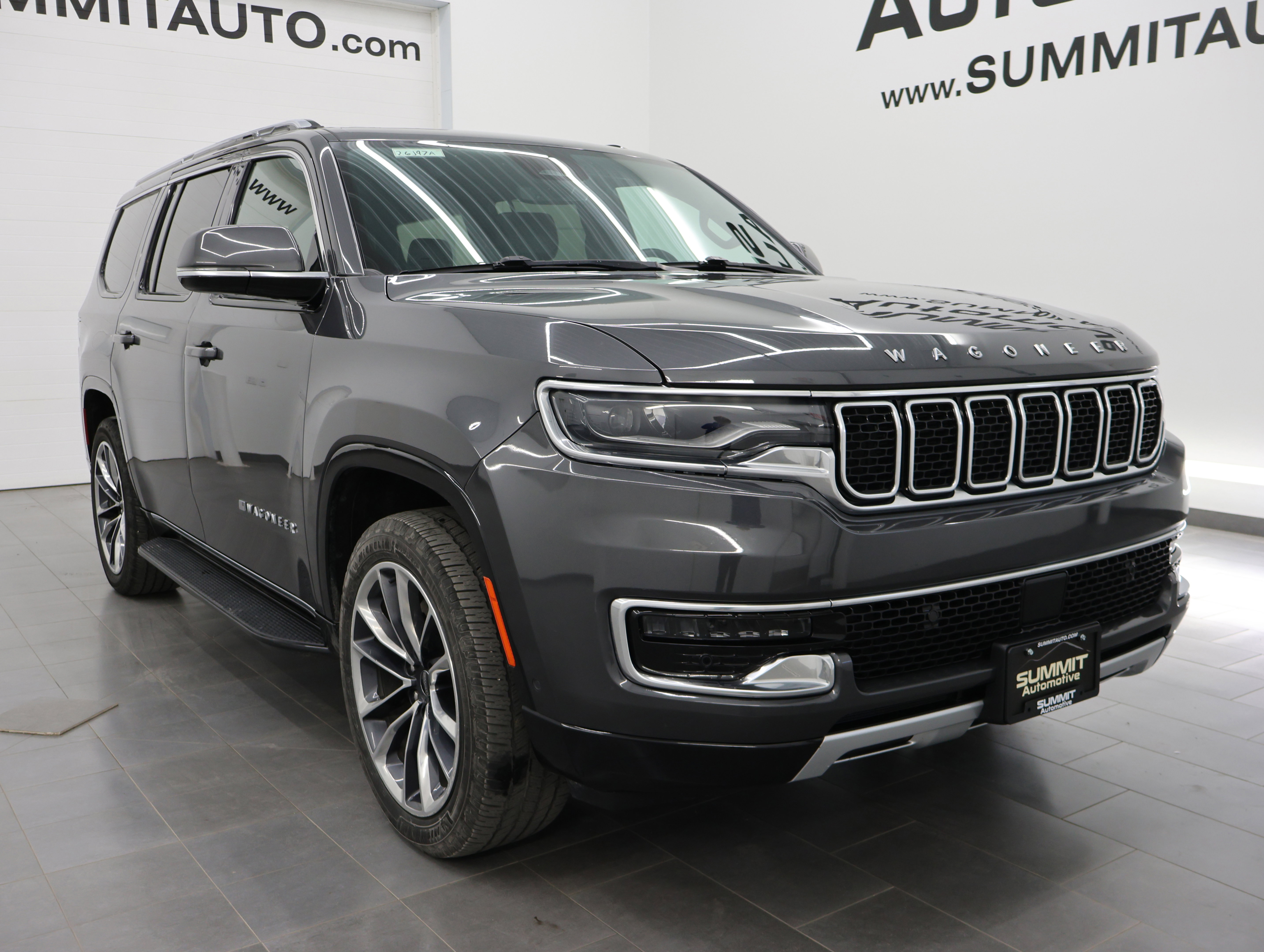 Used 2022 Jeep Wagoneer Series II w/ Premium Group I AWD/4WD image 2