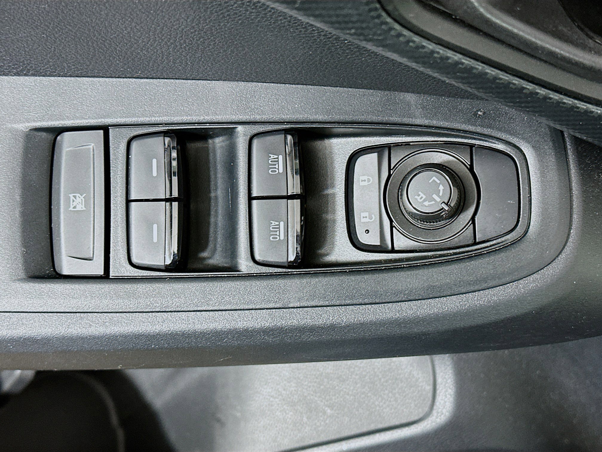 Used 2024 Subaru Crosstrek 2.0i Premium image 15