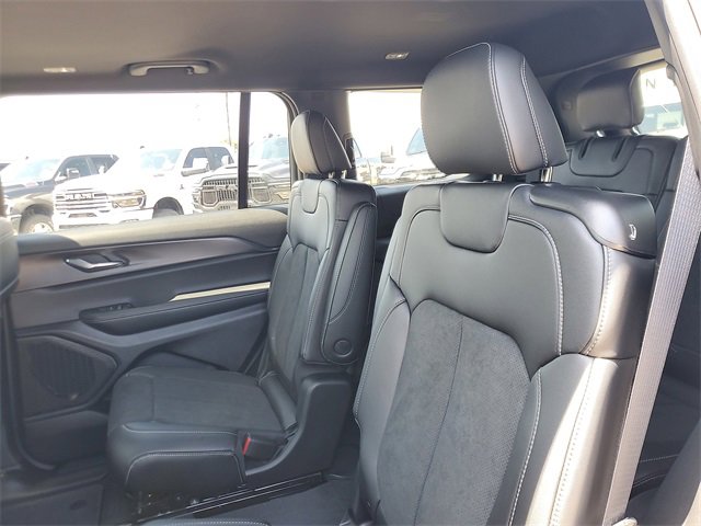 New 2025 Jeep Grand Cherokee L Altitude image 10