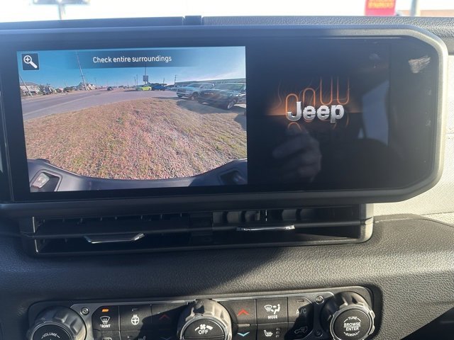 New 2025 Jeep Gladiator Willys image 28