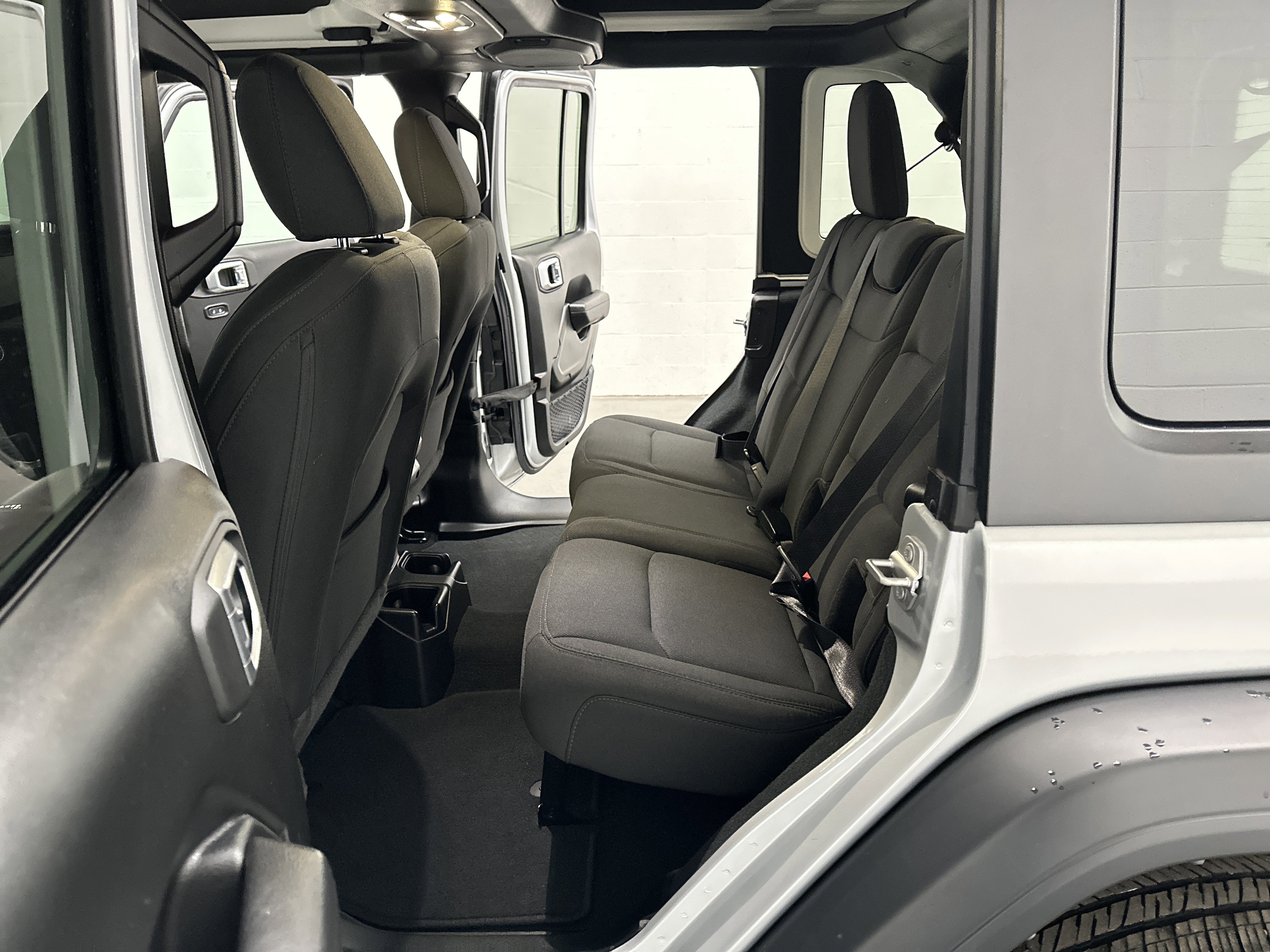 Used 2022 Jeep Wrangler Unlimited Sport image 20