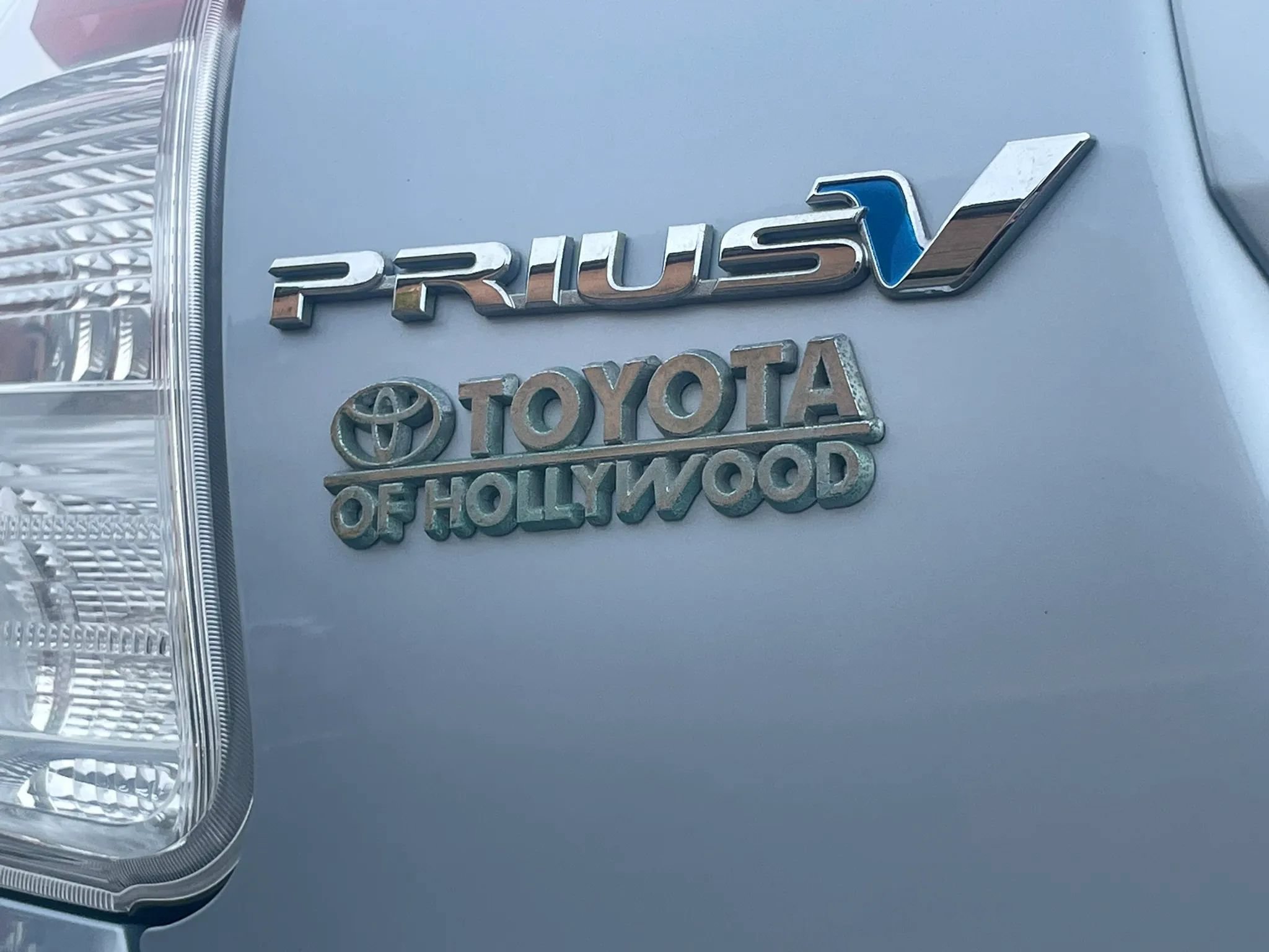 Used 2016 Toyota Prius V Five FWD image 41