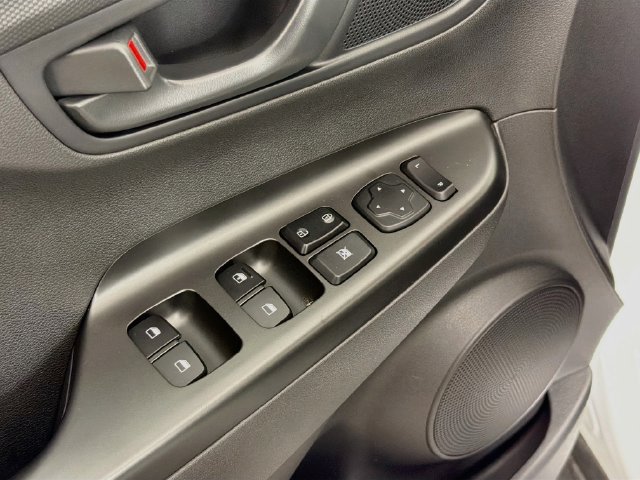 Used 2023 Hyundai Kona SE AWD/4WD image 24