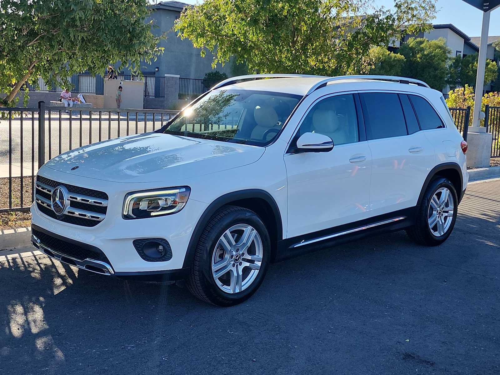 Used 2020 Mercedes-Benz GLB 250 image 4