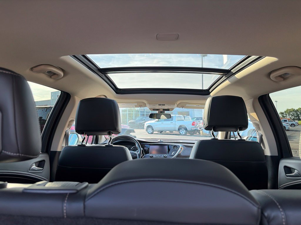 Used 2018 Buick Envision Essence AWD/4WD image 12