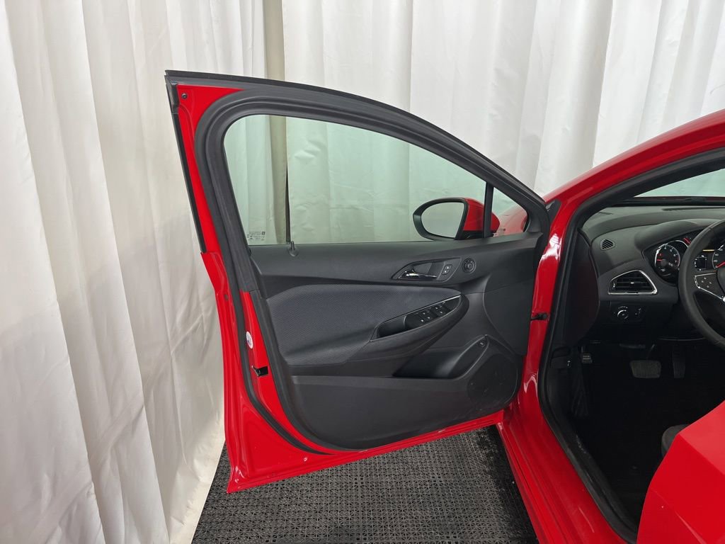 Used 2019 Chevrolet Cruze LT w/ RS Package image 17