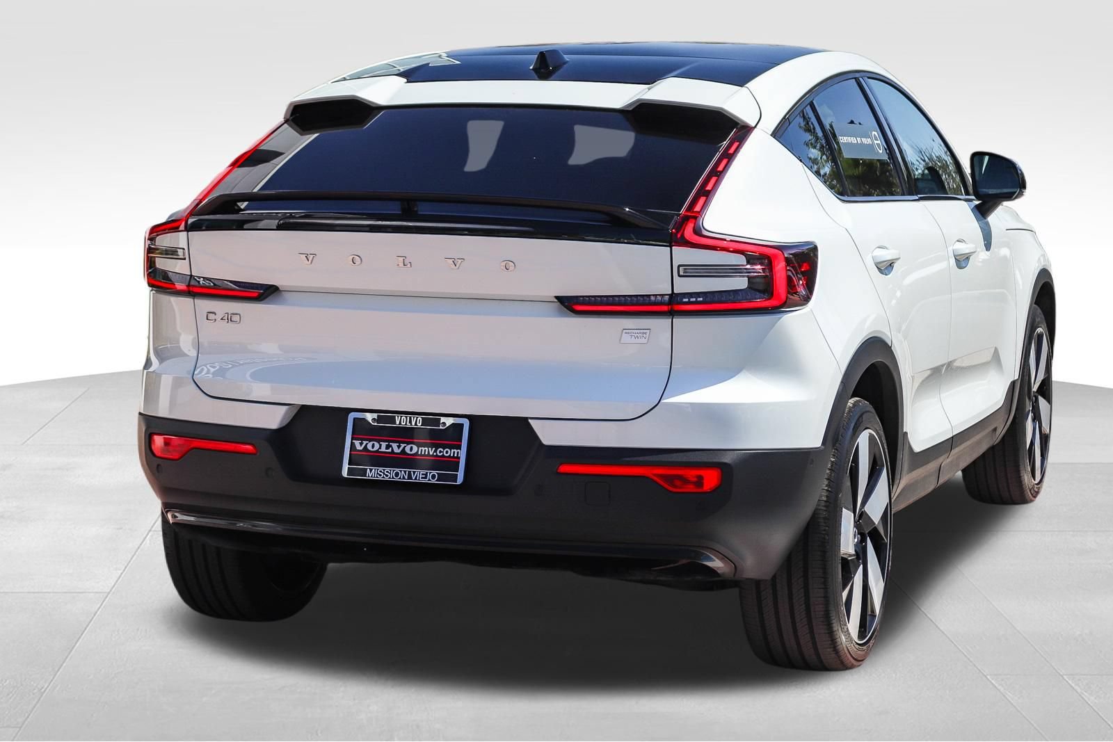 Used 2023 Volvo C40 P8 Recharge Plus w/ Climate Package AWD/4WD image 8