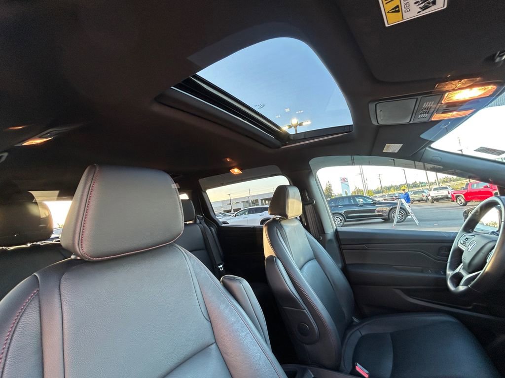 Used 2025 Honda Odyssey Sport-L image 27