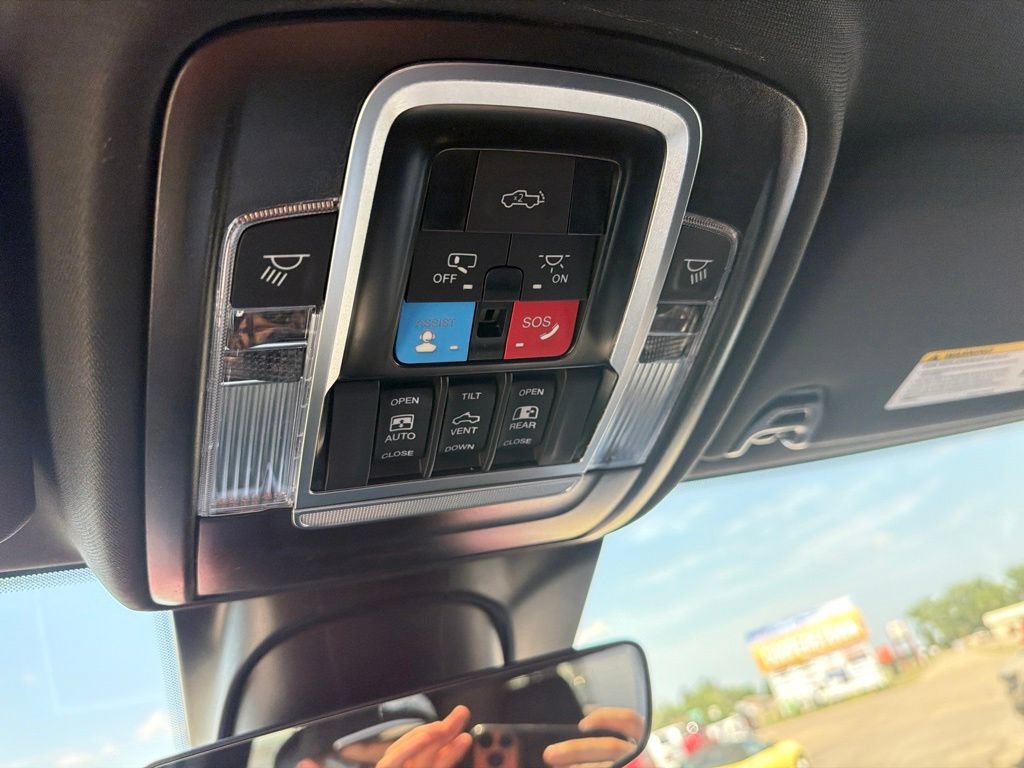 Used 2026 RAM 2500 Laramie AWD/4WD image 22