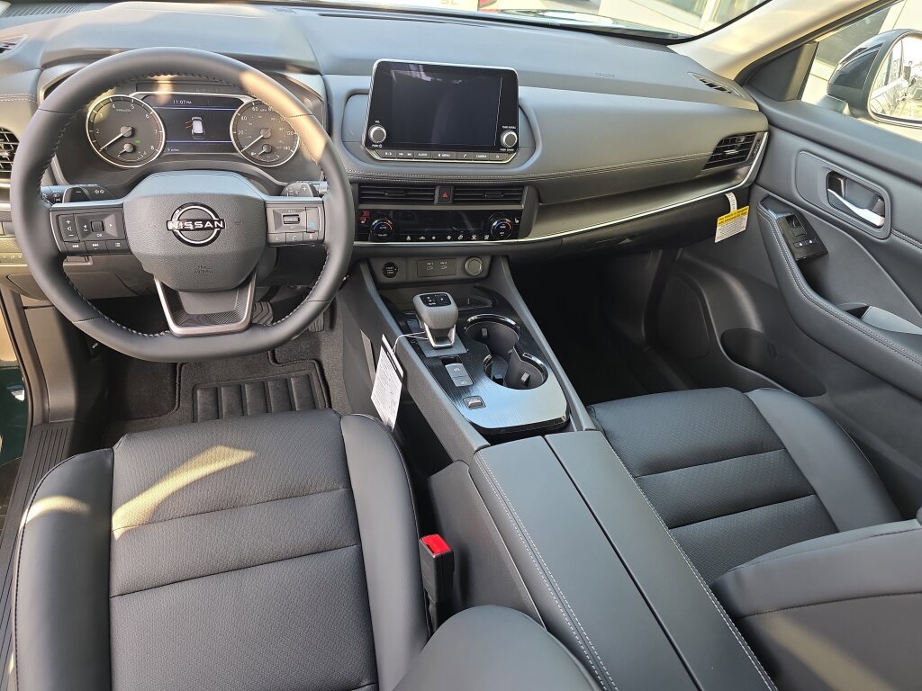 New 2026 Nissan Rogue SV image 4