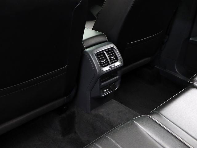 Used 2024 Volkswagen Tiguan SE image 13