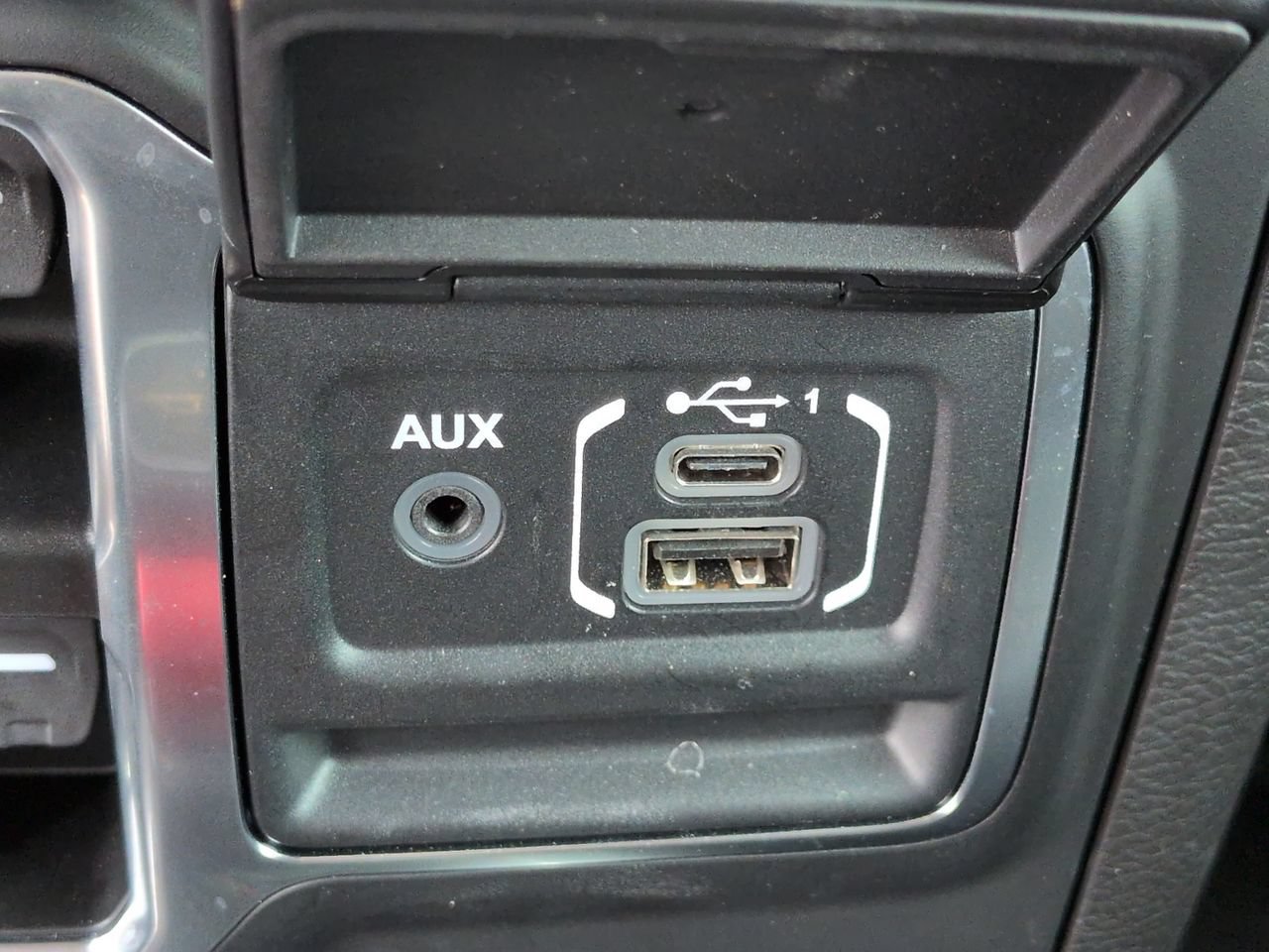 Used 2023 Jeep Gladiator Overland AWD/4WD image 22