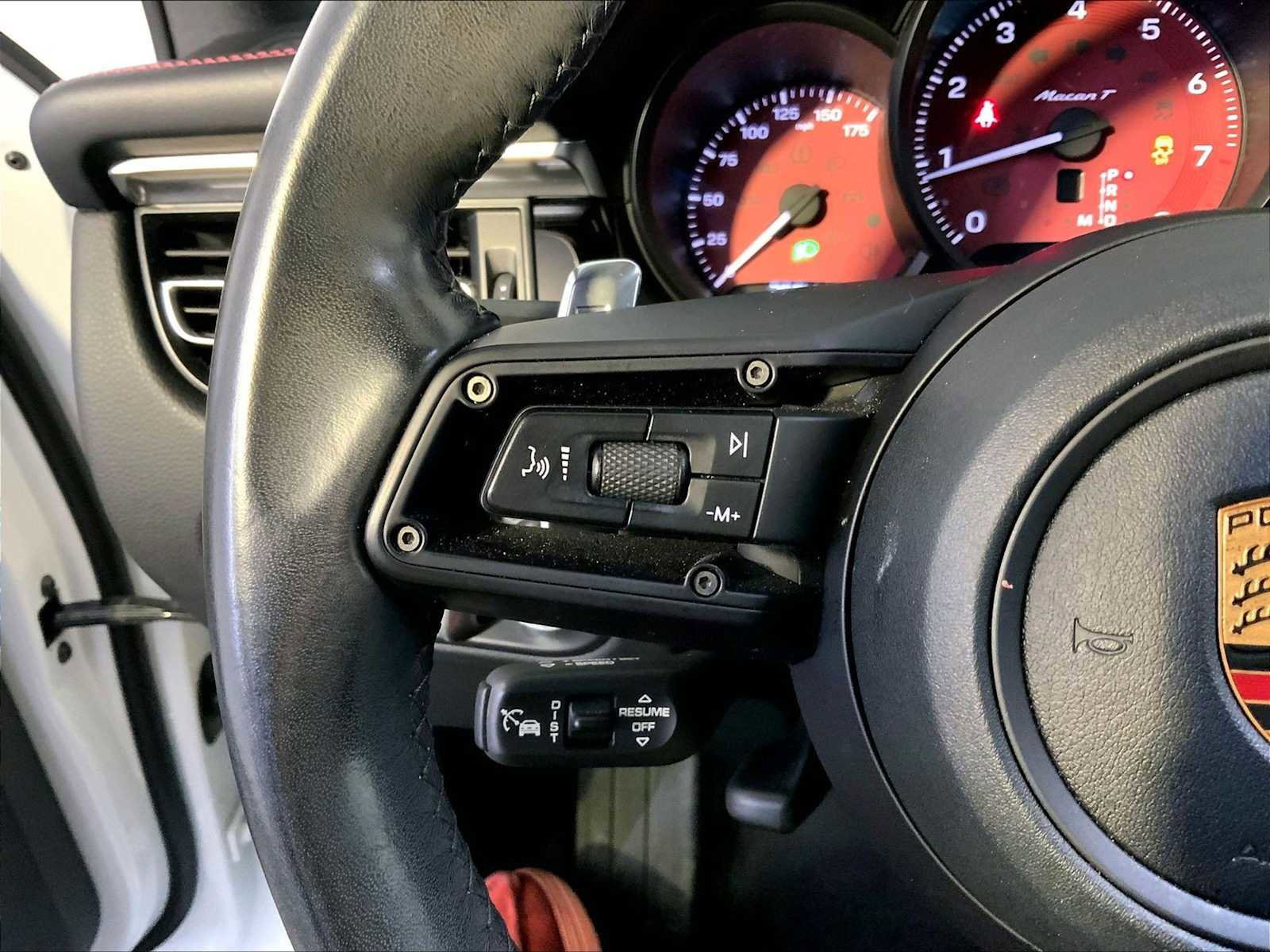 Certified 2023 Porsche Macan Turbo image 27