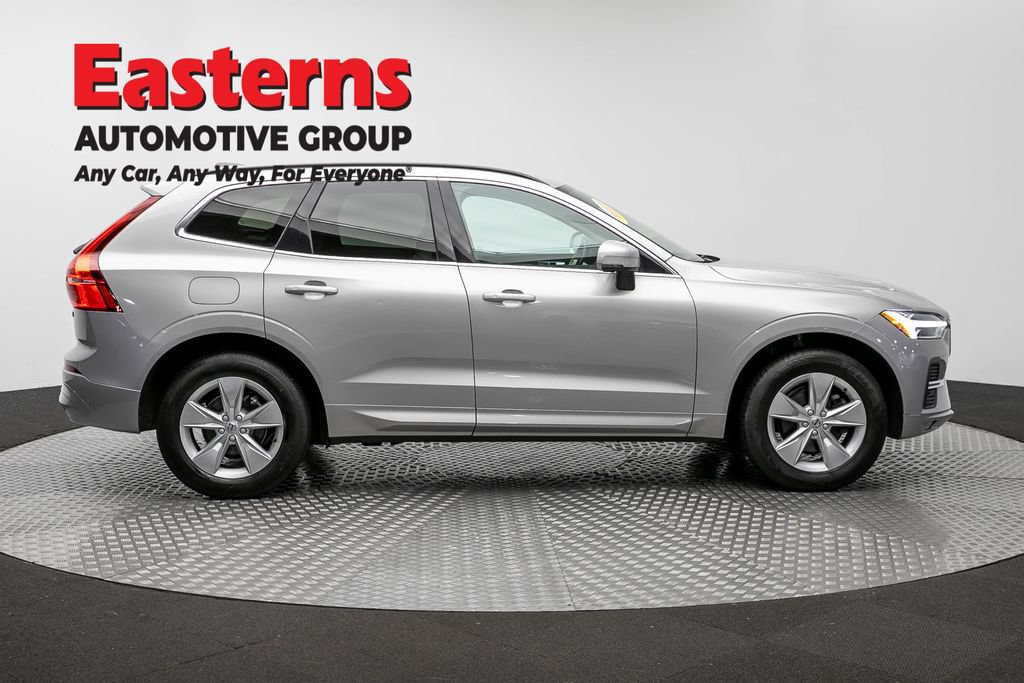 Used 2022 Volvo XC60 B5 Momentum AWD/4WD image 3