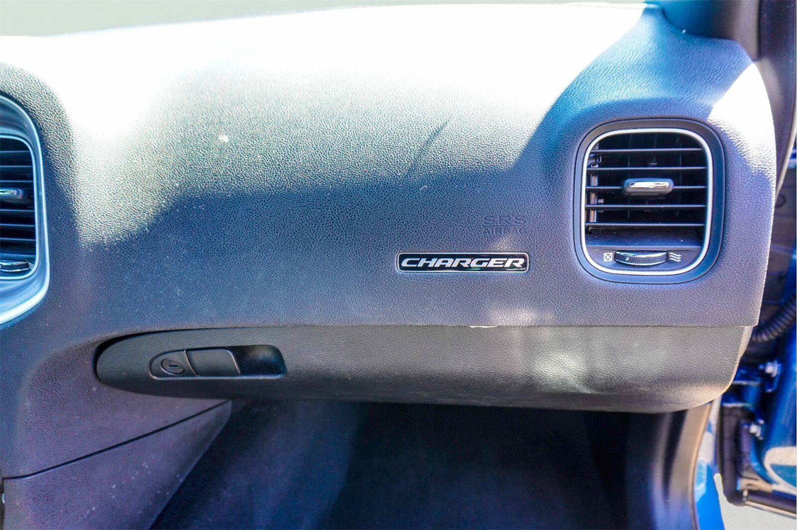 Used 2022 Dodge Charger SXT RWD image 16