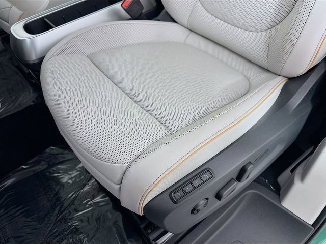 New 2025 Volkswagen ID. Buzz Pro S Plus image 19