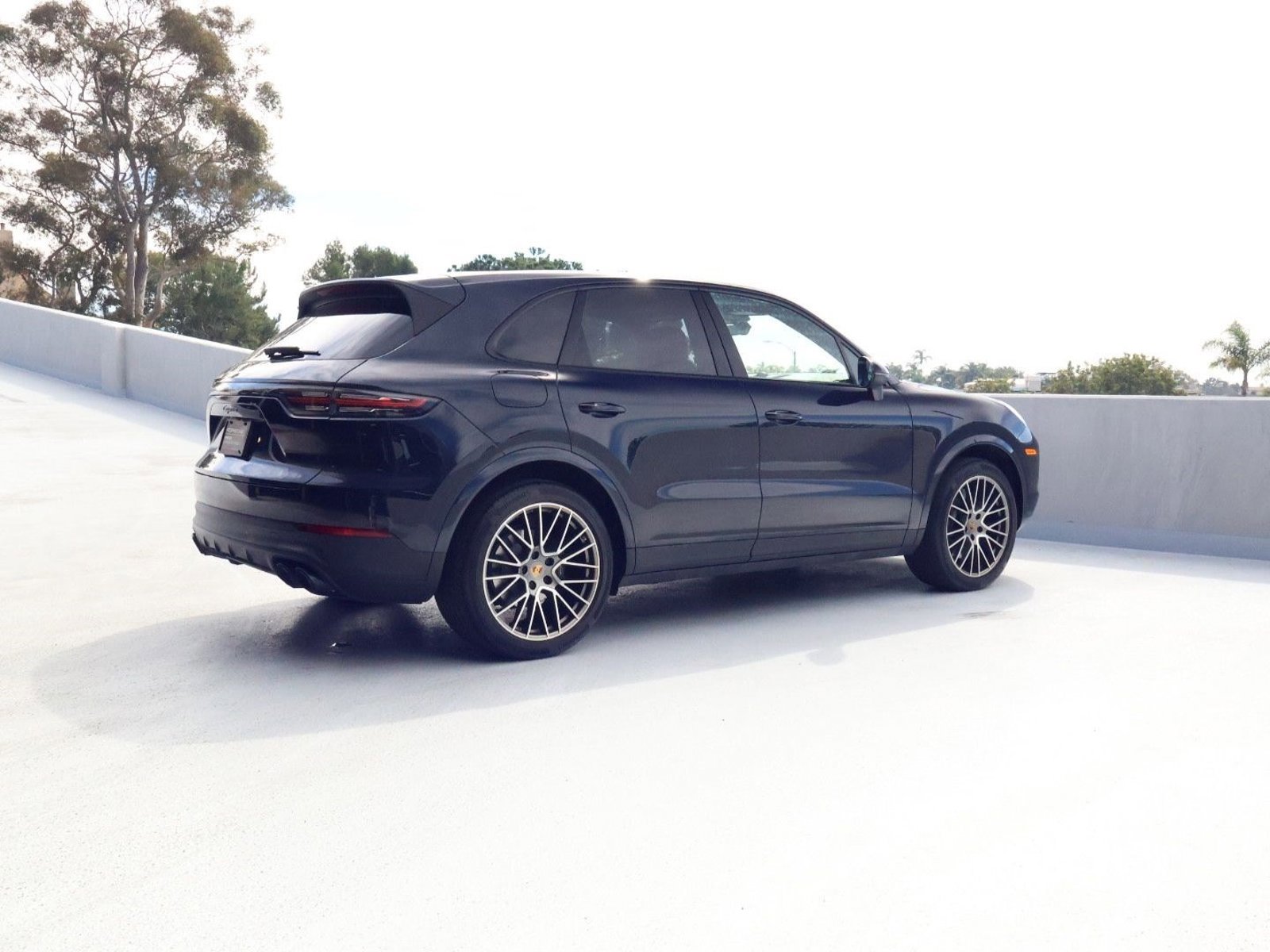 Certified 2023 Porsche Cayenne Platinum Edition w/ Premium Package Plus image 8