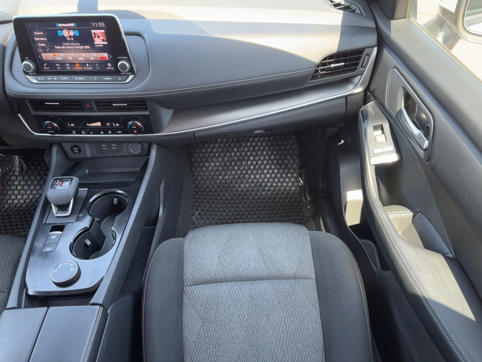 Certified 2025 Nissan Rogue SV image 15