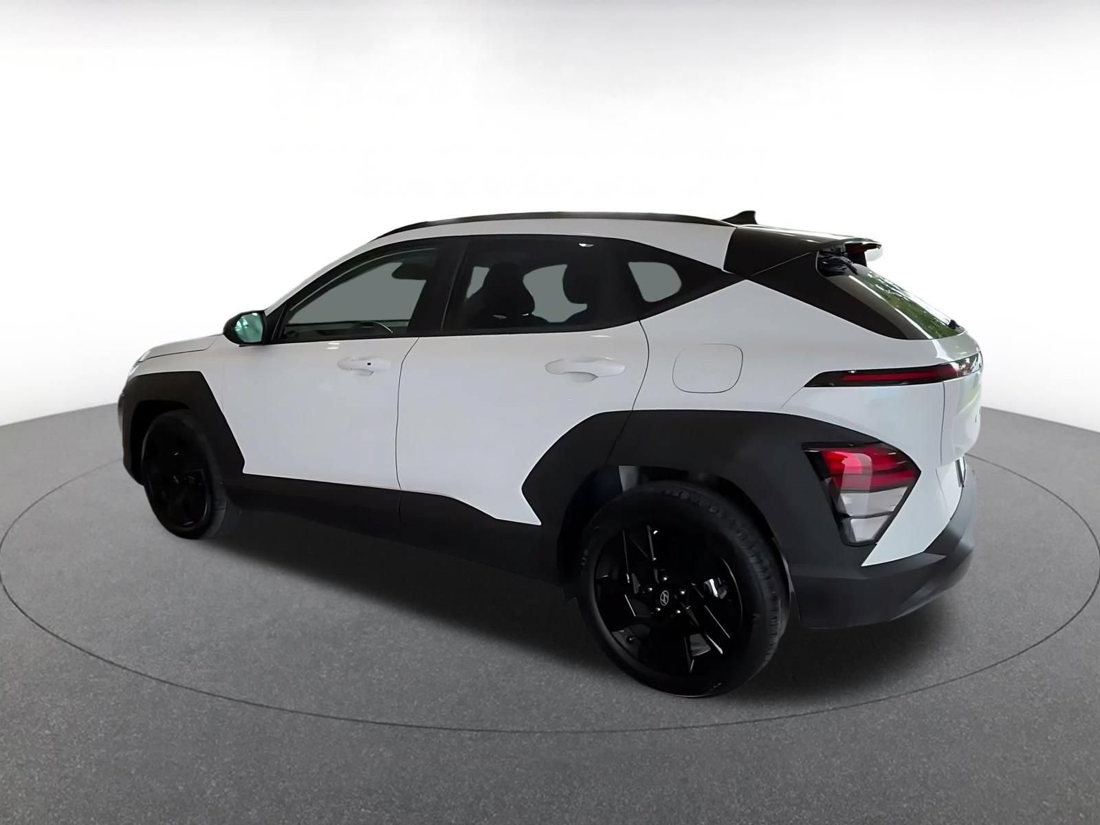 Used 2026 Hyundai Kona SEL Sport FWD image 8