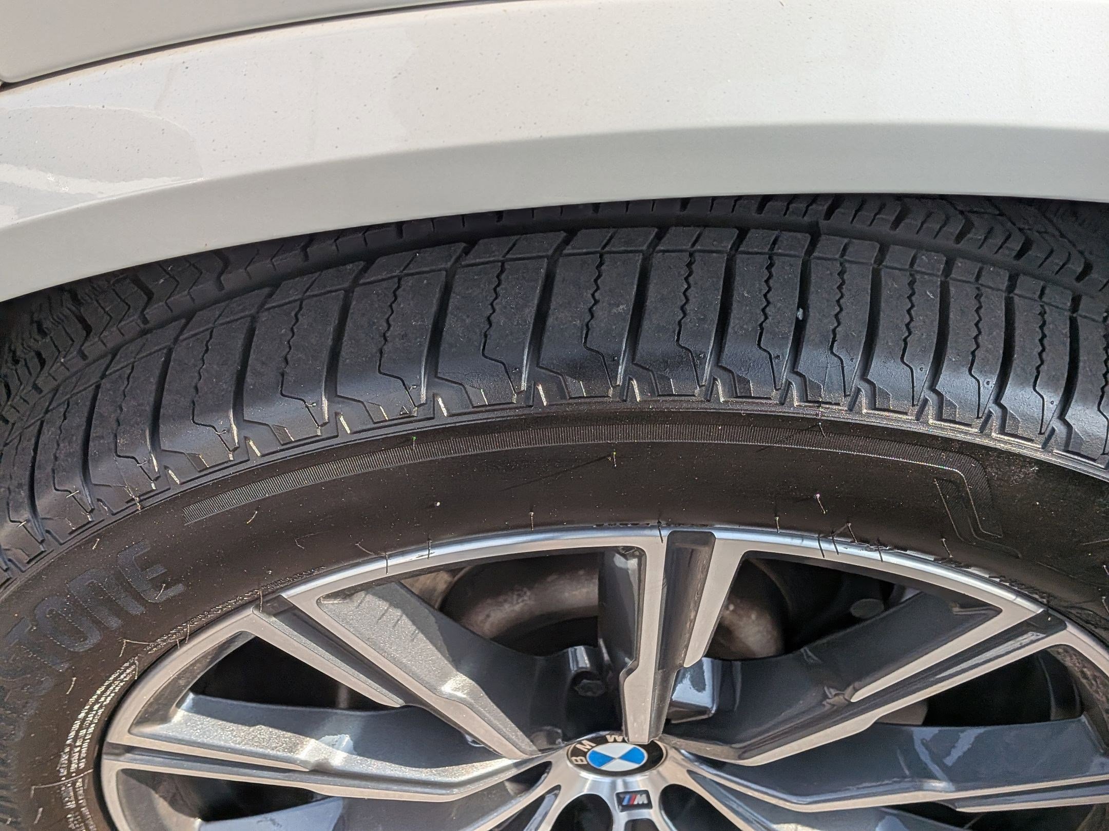 Used 2021 BMW X5 xDrive40i w/ M Sport Package image 11