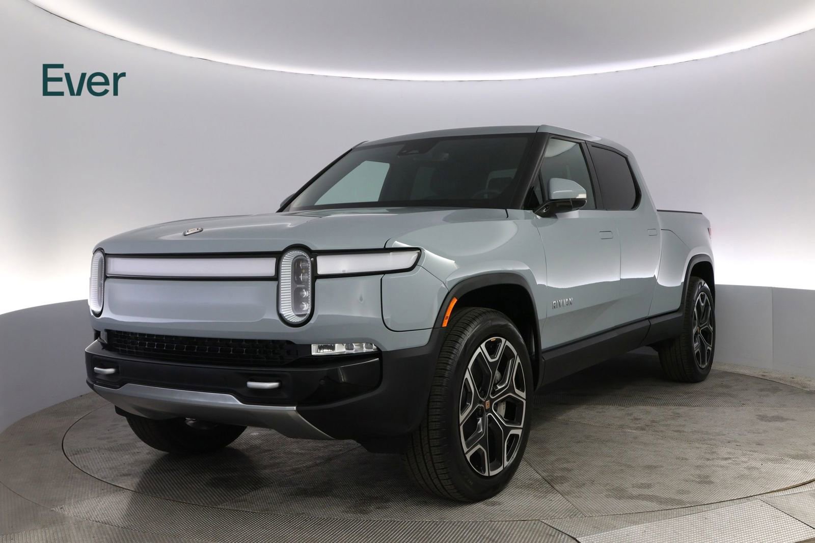 Used 2024 Rivian R1T Adventure image 2