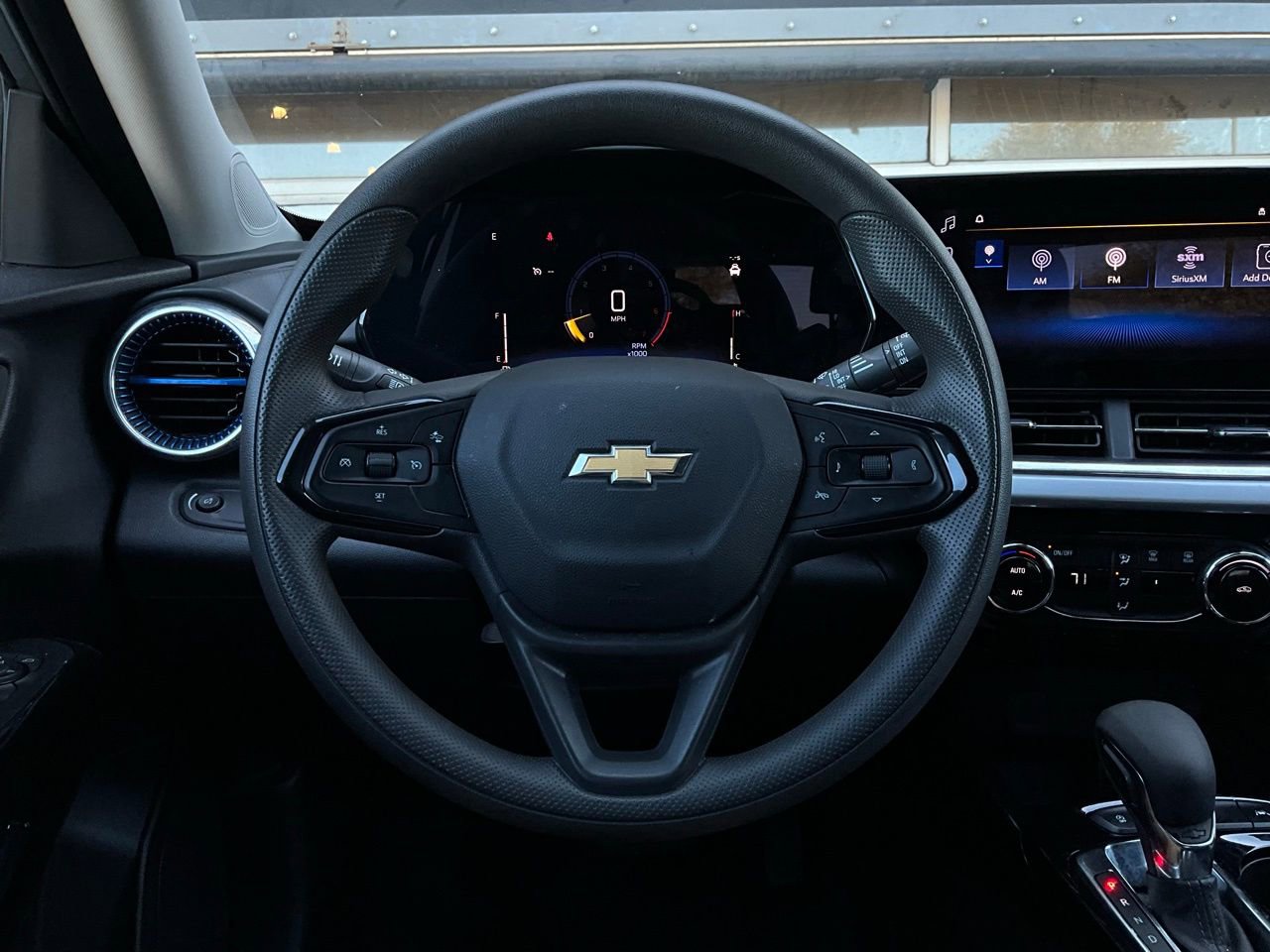 Used 2025 Chevrolet Trax LT image 31