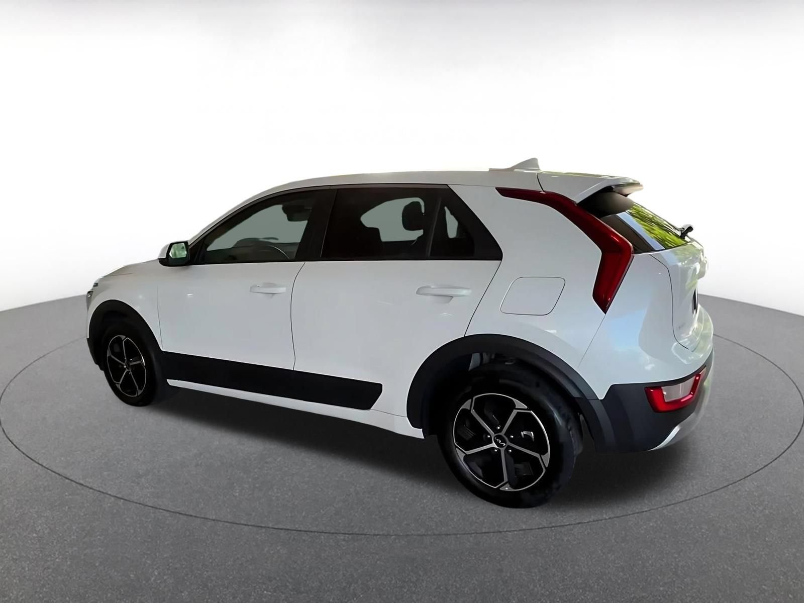 Used 2026 Kia Niro LX FWD image 10