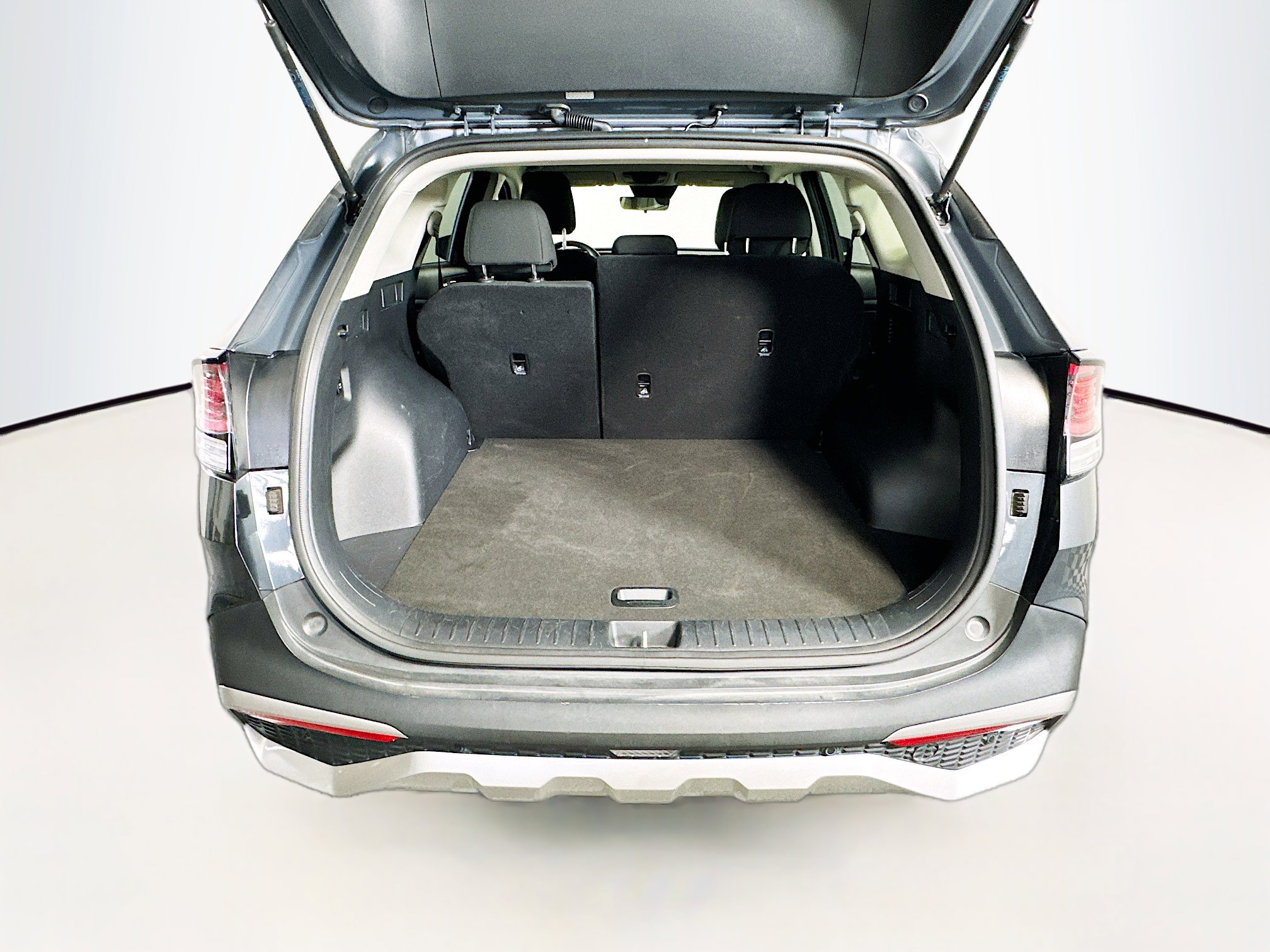 Used 2025 Kia Sportage LX image 28
