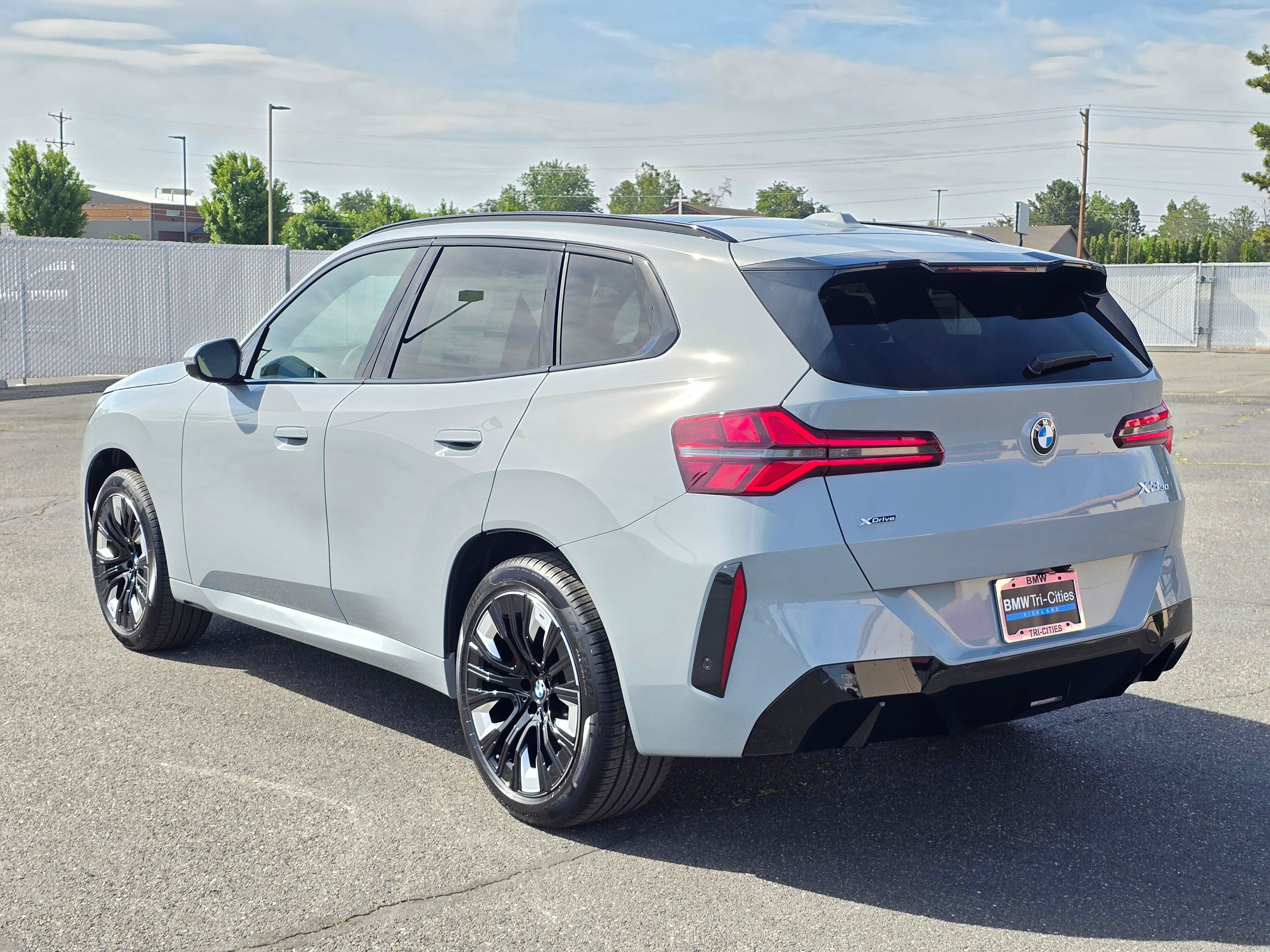 New 2026 BMW X3 xDrive30i w/ Premium Package AWD/4WD image 4