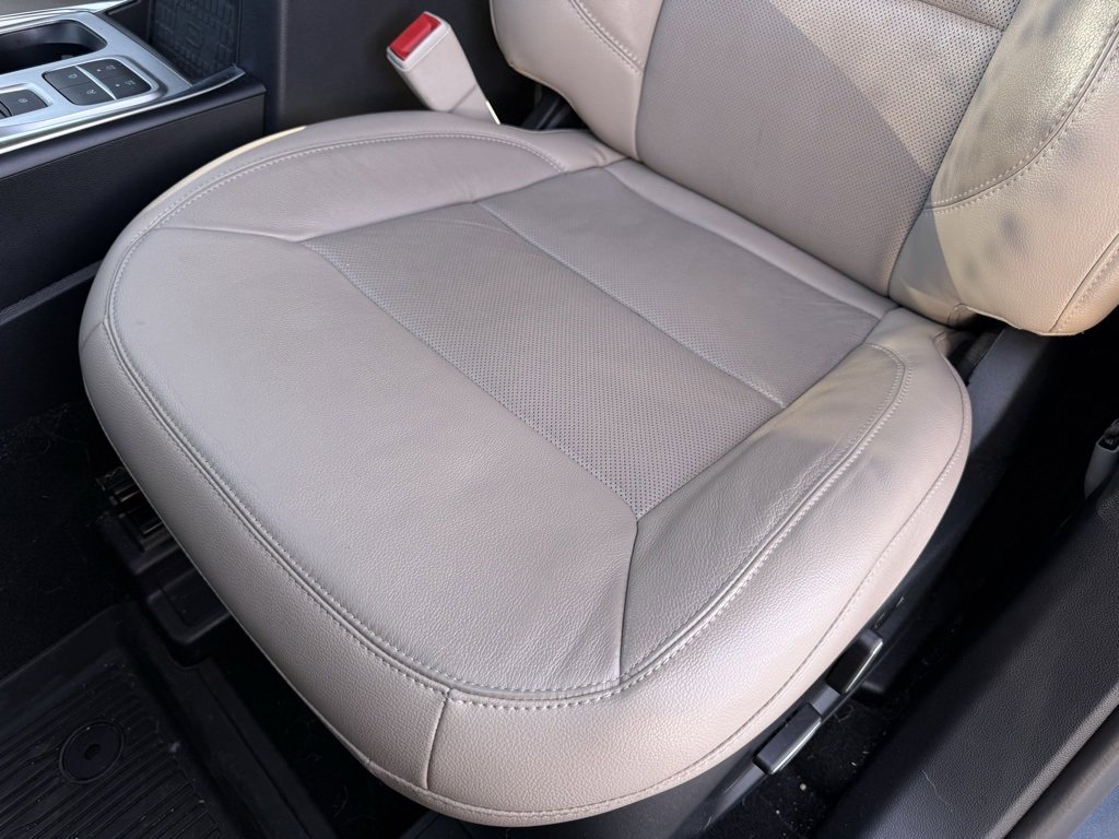 Used 2020 Ford Explorer Limited w/ Class III Trailer Tow Package image 24