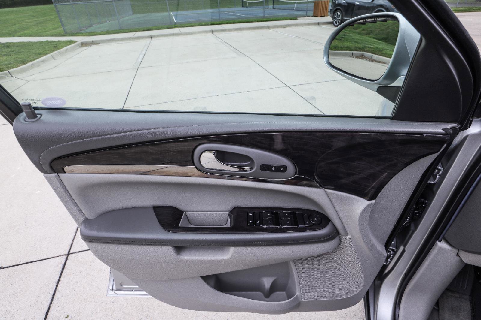 Used 2015 Buick Enclave Leather AWD/4WD image 32