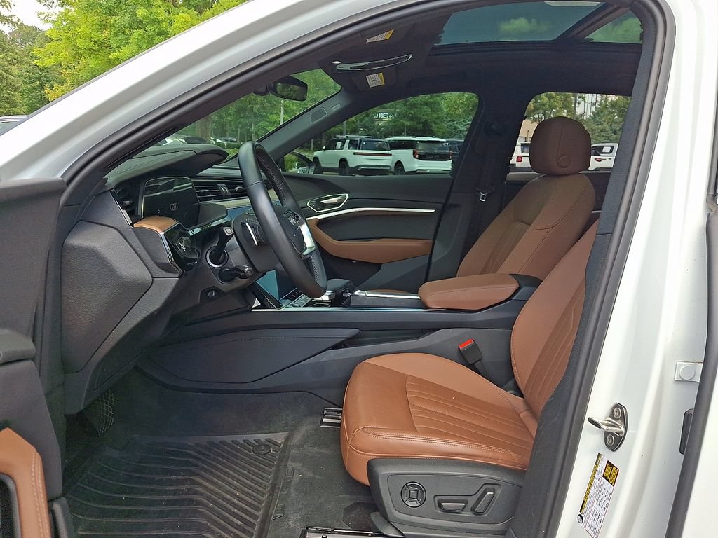 Used 2024 Audi Q8 e-tron Premium Plus AWD/4WD image 13