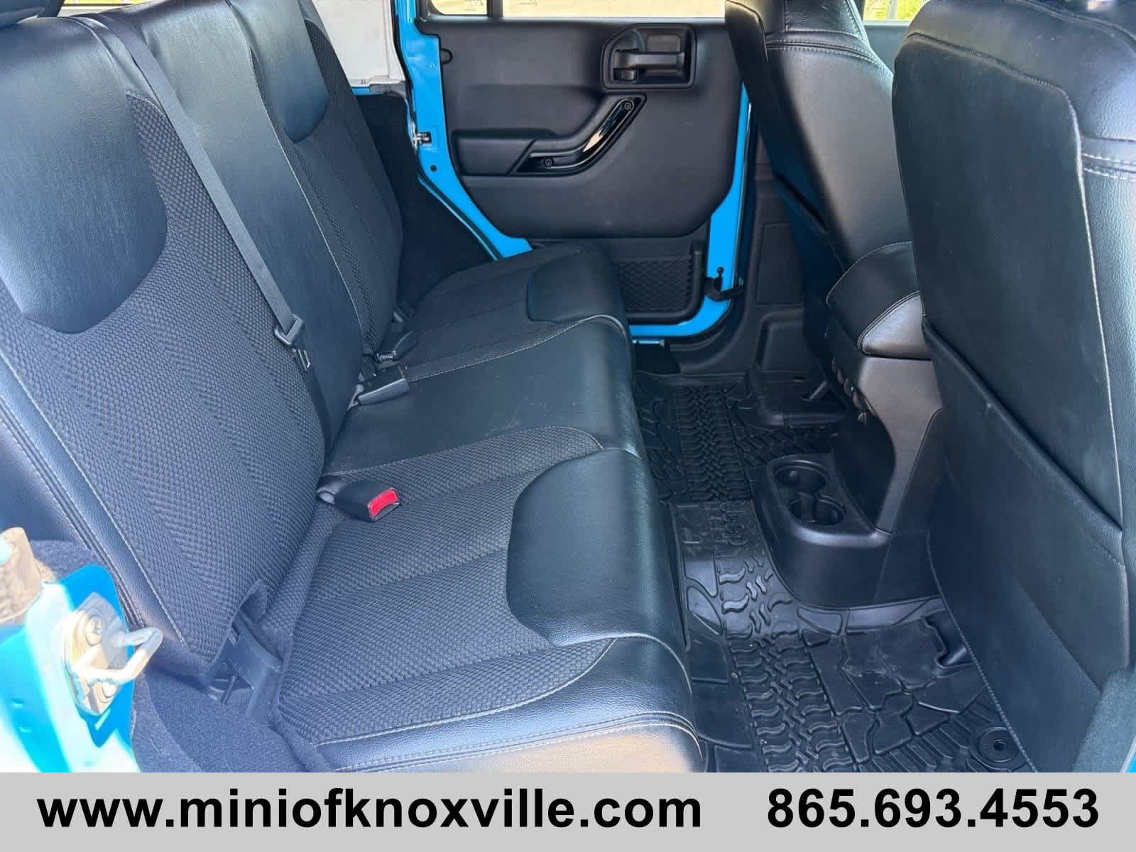 Used 2017 Jeep Wrangler Unlimited Sahara AWD/4WD image 28