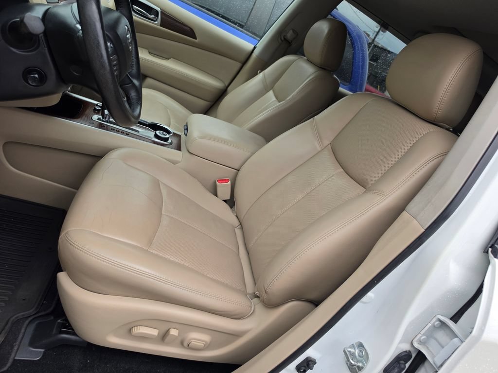 Used 2019 Nissan Pathfinder Platinum AWD/4WD image 6