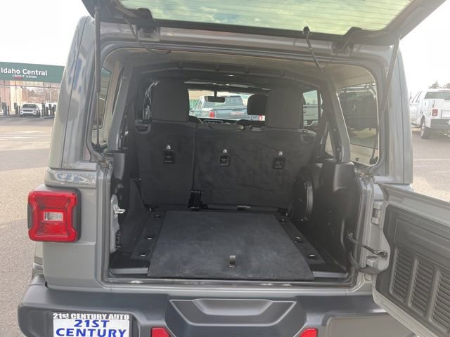 Used 2019 Jeep Wrangler Unlimited Sahara image 37