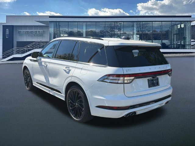 New 2027 Lincoln Aviator Reserve w/ Luxury Package RWD image 5