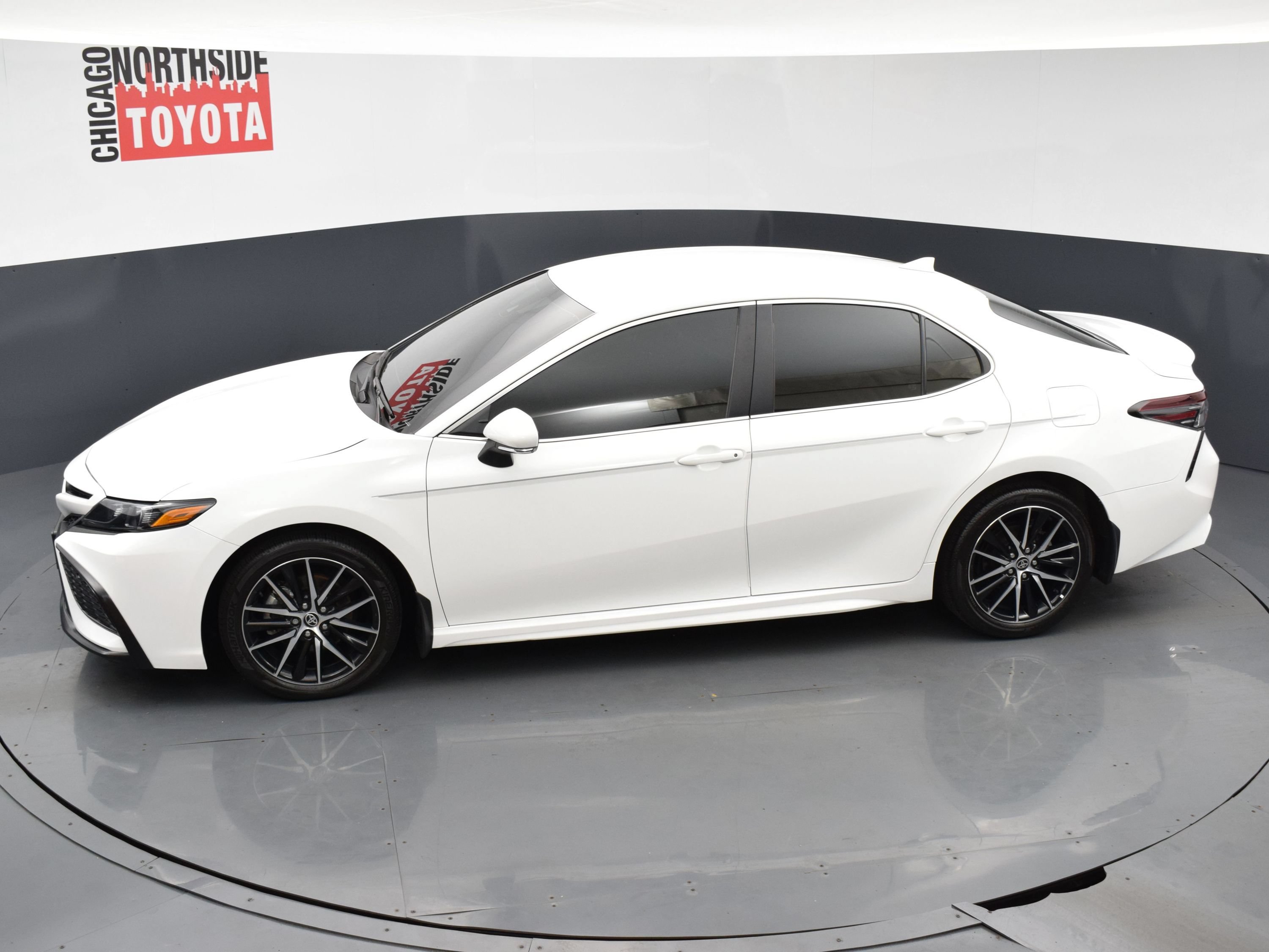 Used 2024 Toyota Camry SE w/ Cold Weather Package AWD/4WD image 19