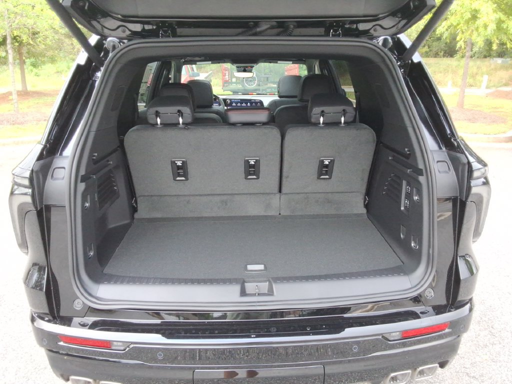 New 2027 Chevrolet Traverse RS FWD image 14