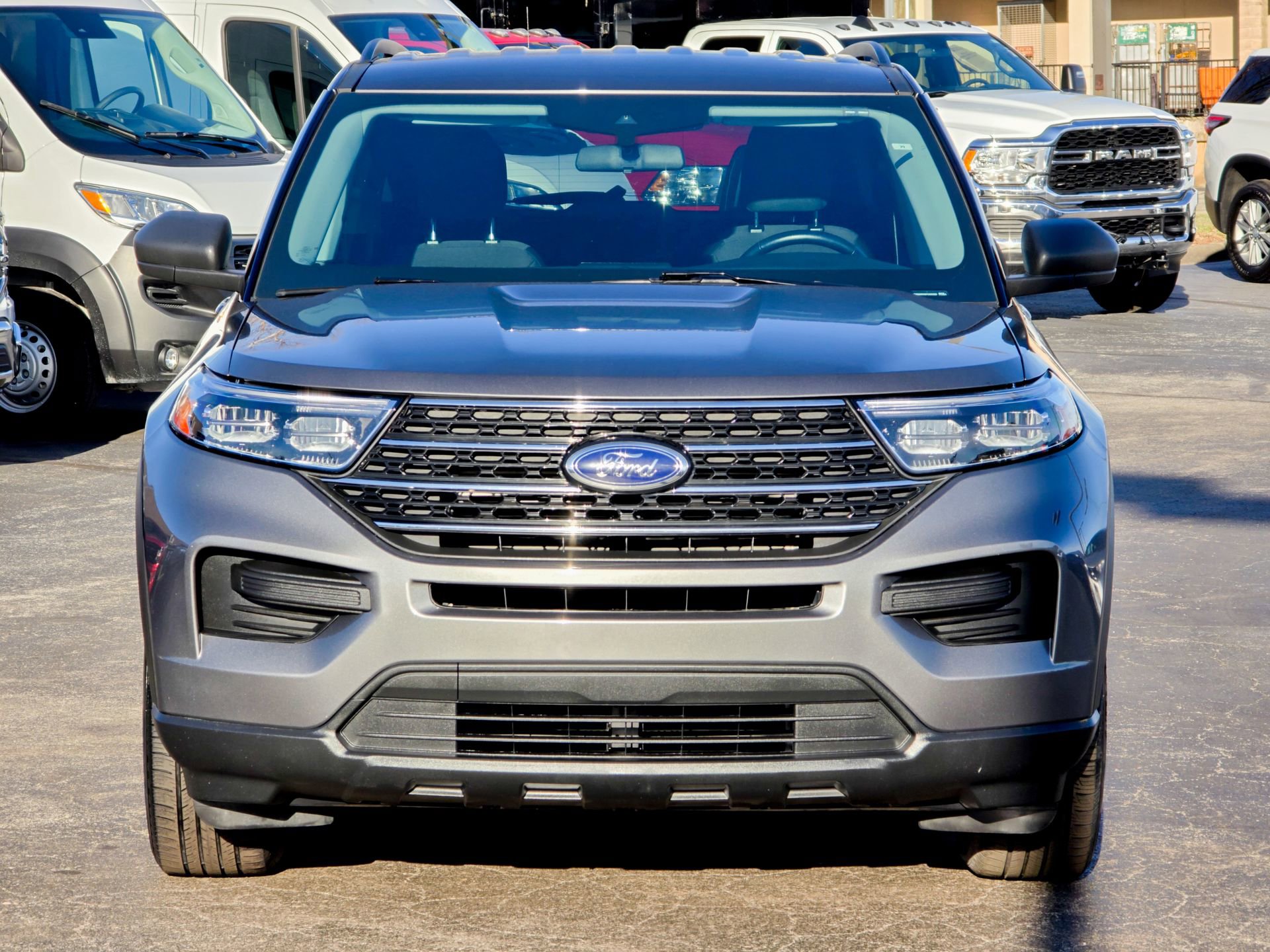 Used 2023 Ford Explorer XLT image 5