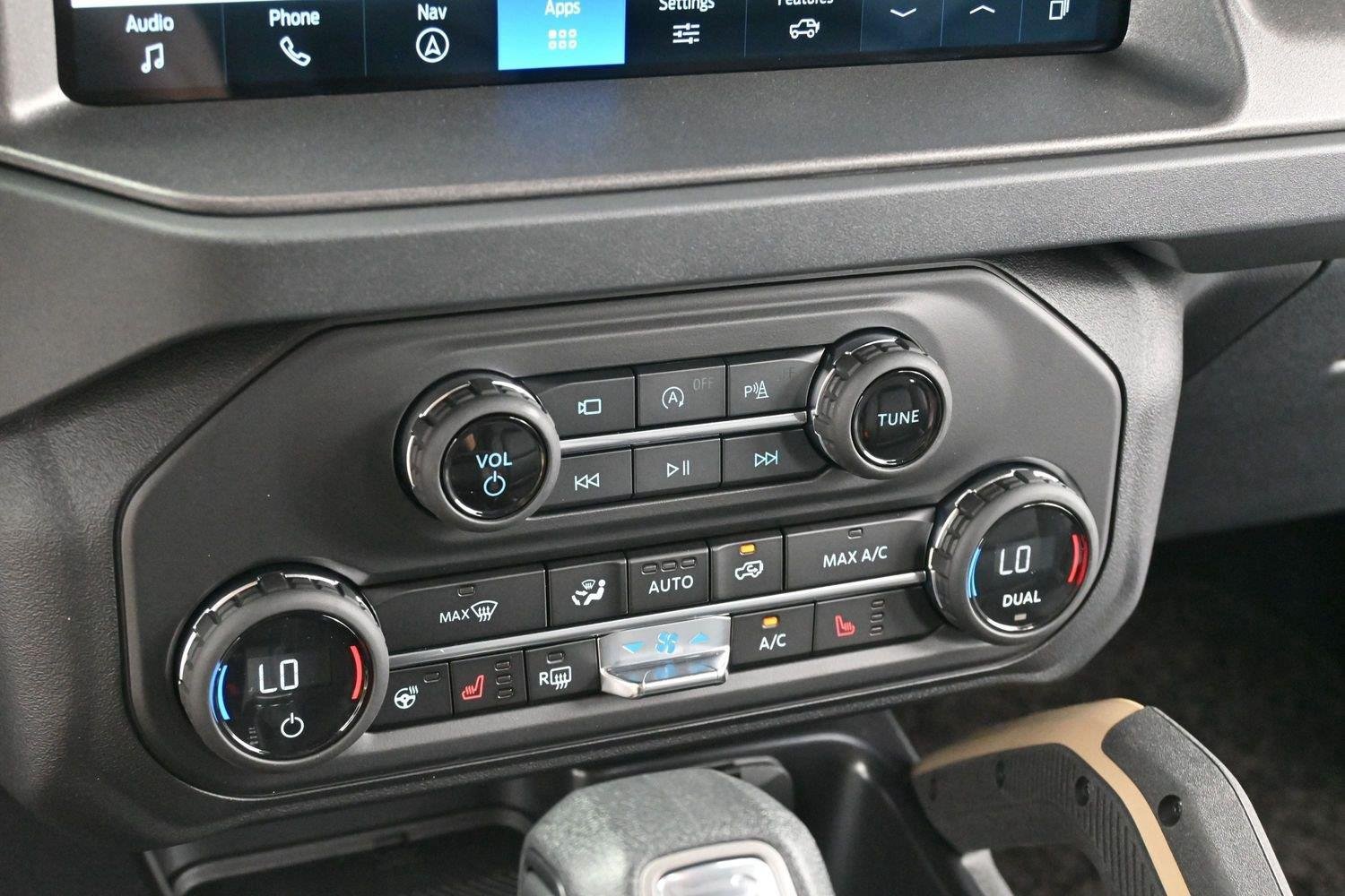 Used 2026 Ford Bronco Badlands AWD/4WD image 18