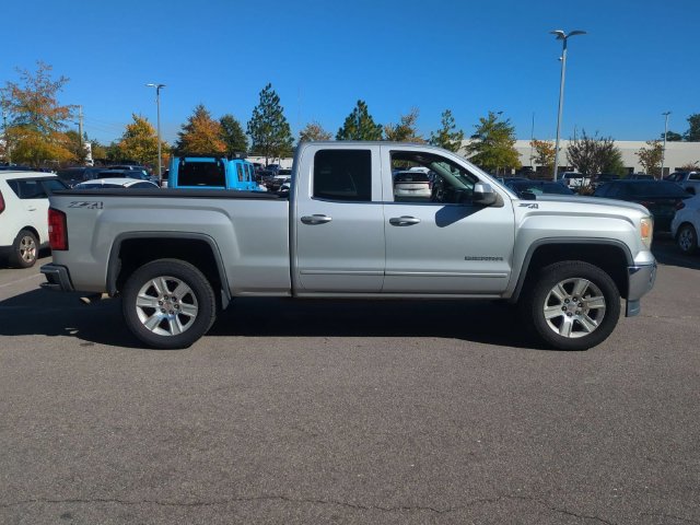 Used 2015 GMC Sierra 1500 SLE w/ SLE Value Package AWD/4WD image 2